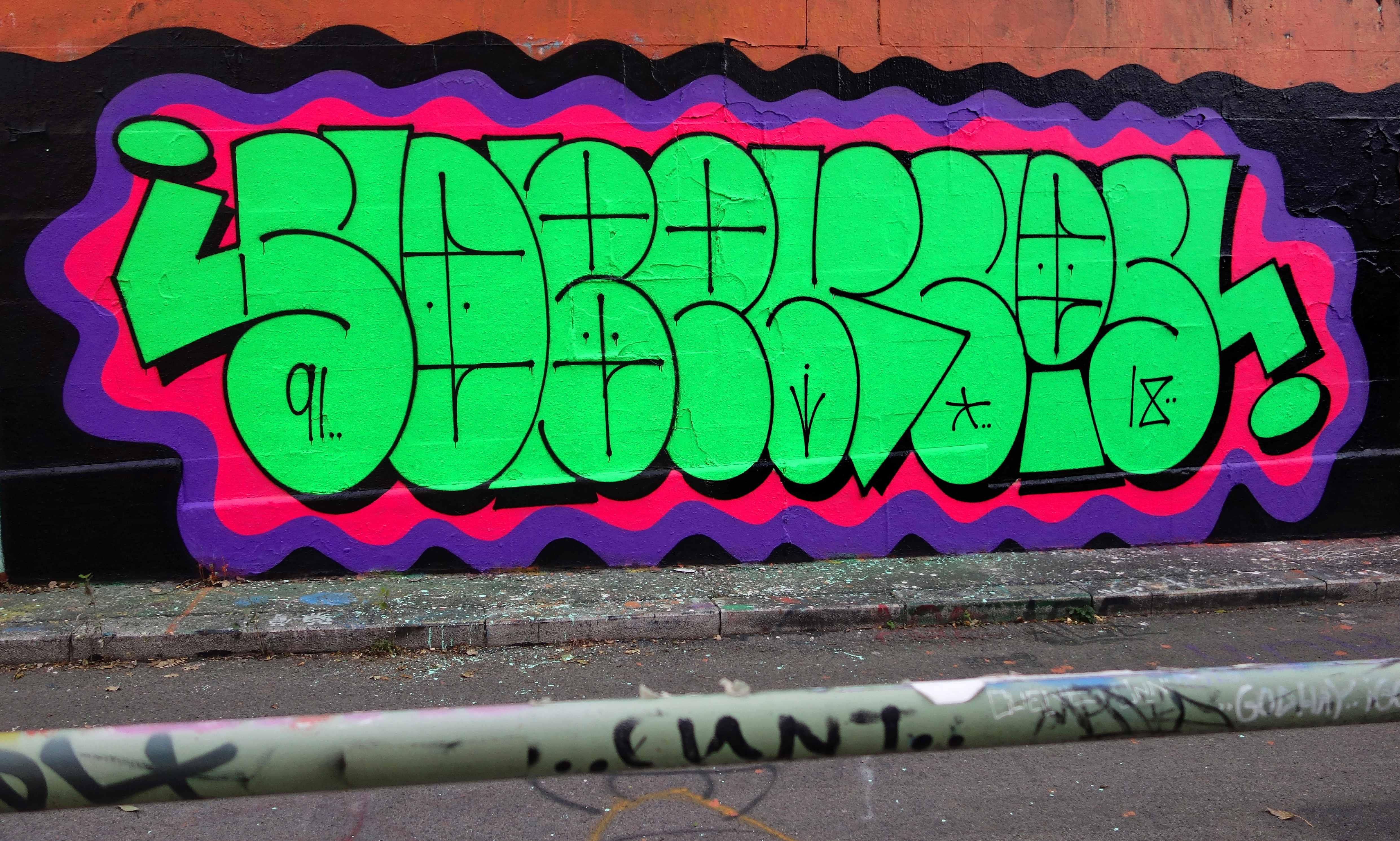 Montana-BLACK-New-INFRA-Green-SOBEKCISsobekcis Montana BLACK 400ml - Infra Colors